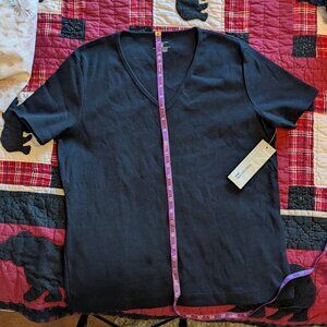 Jones New York Sport L Short Sleeve V Neck Basic T Shirt Black NWT